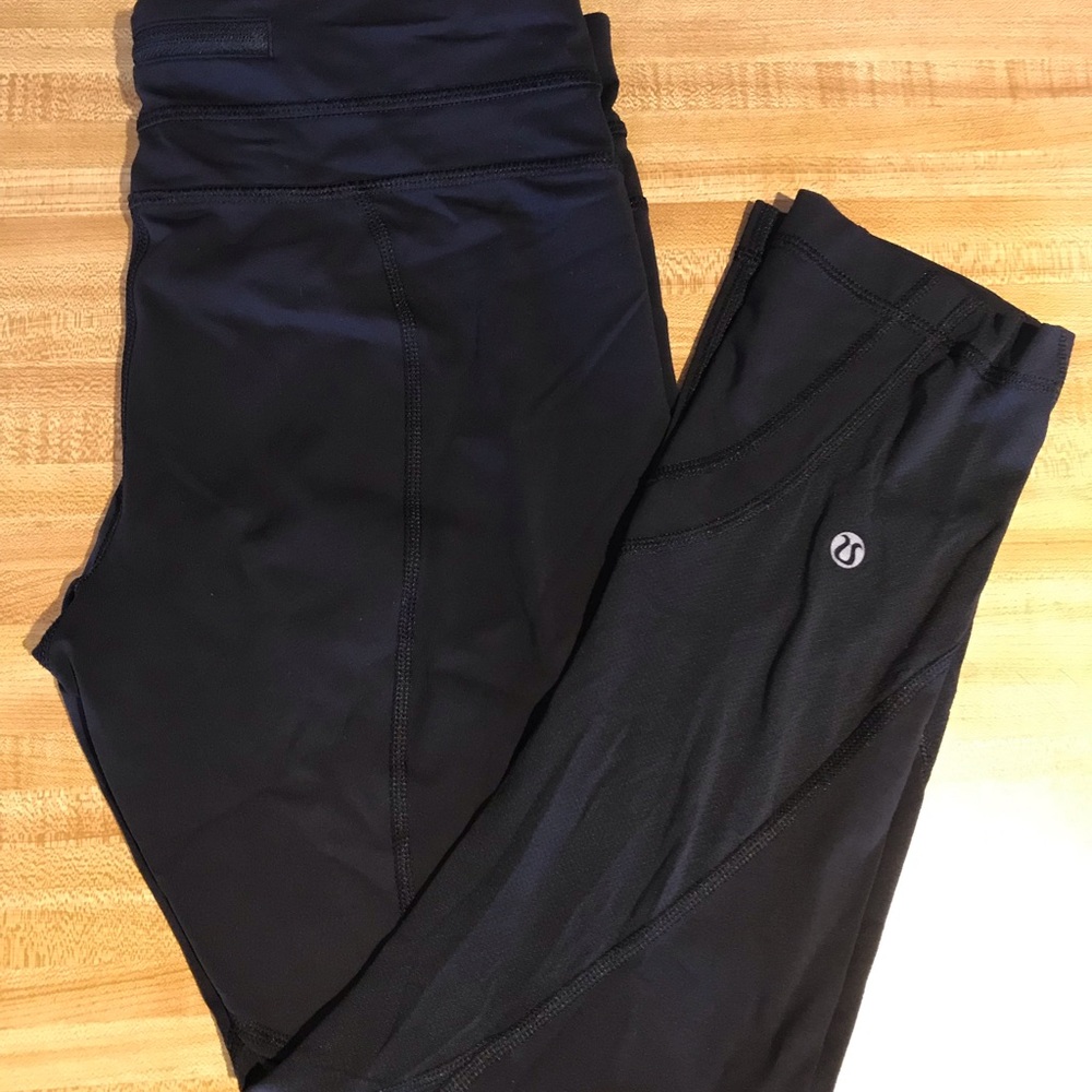 Lululemon crops size 6